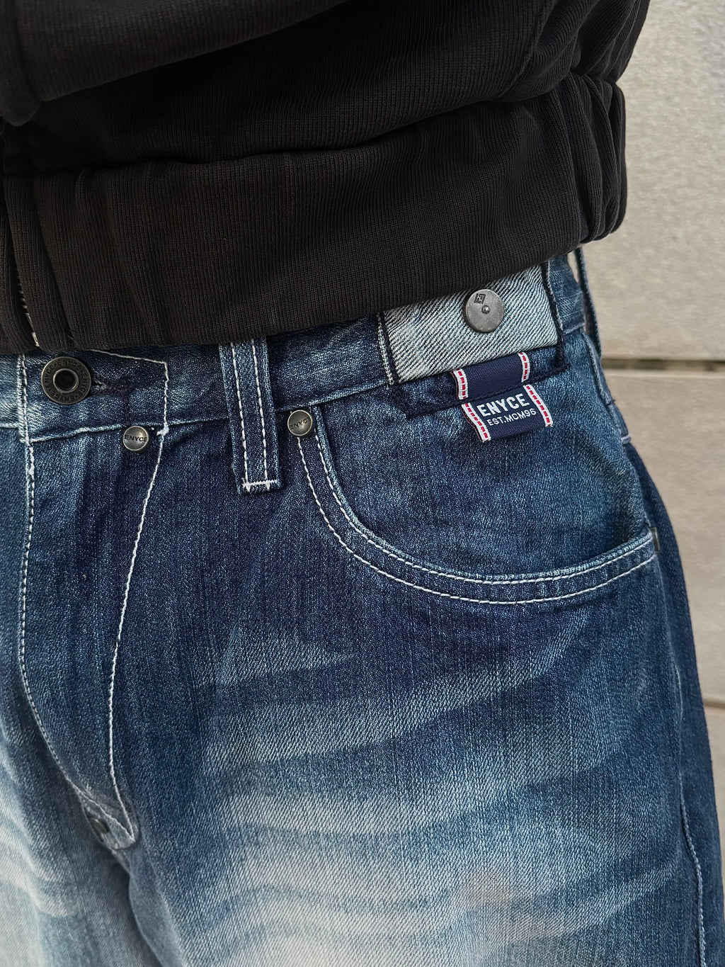 ENYCE Dark Blue Contrast