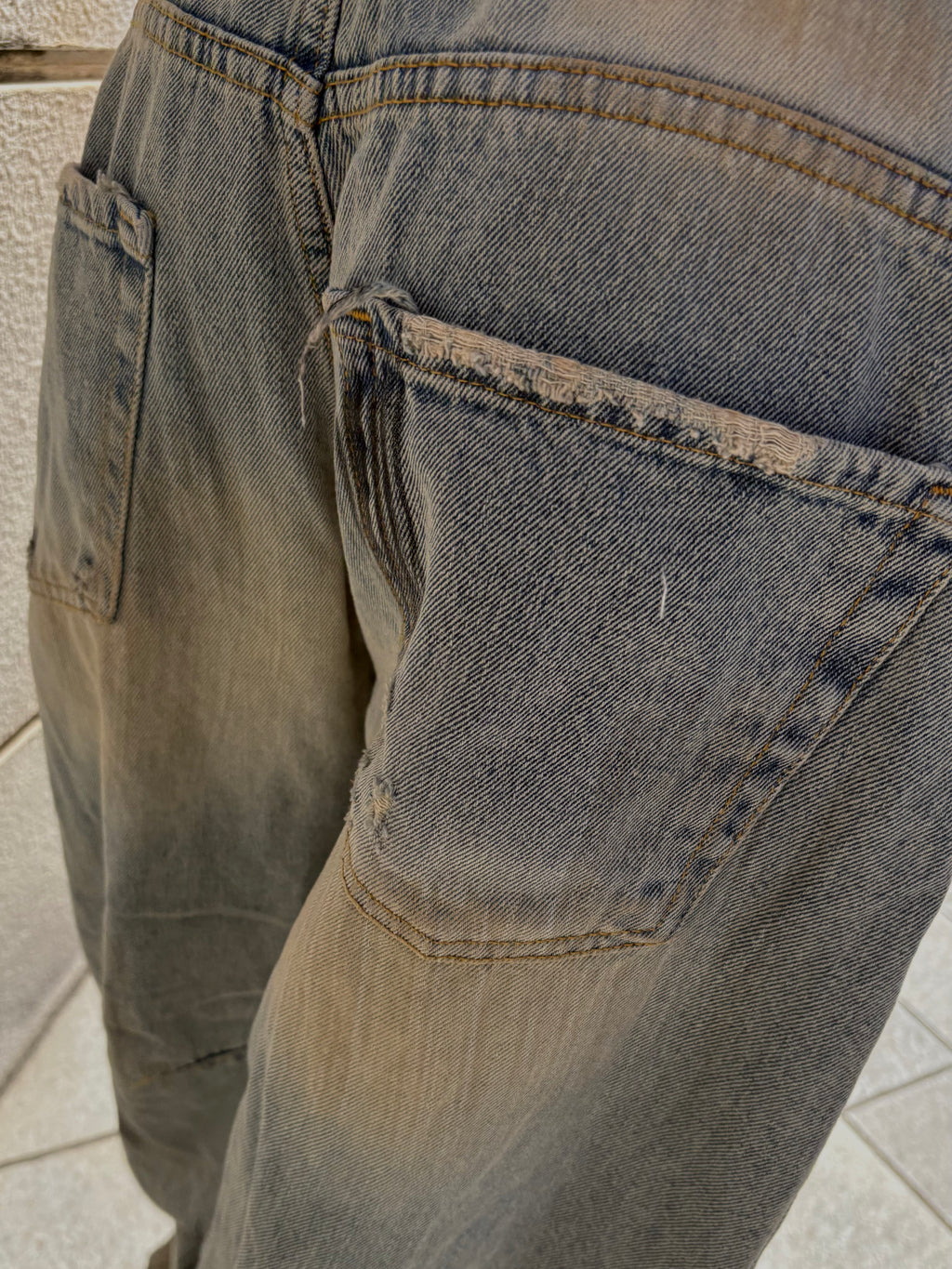 Jeans Graffiti